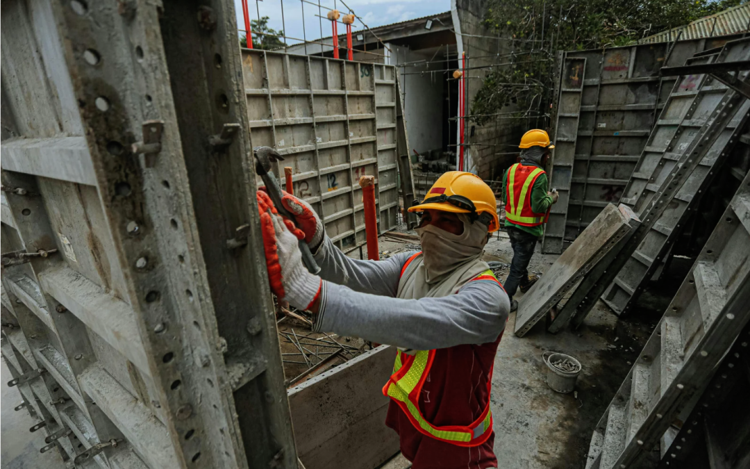 SE BUSCAN ALBAÑILES